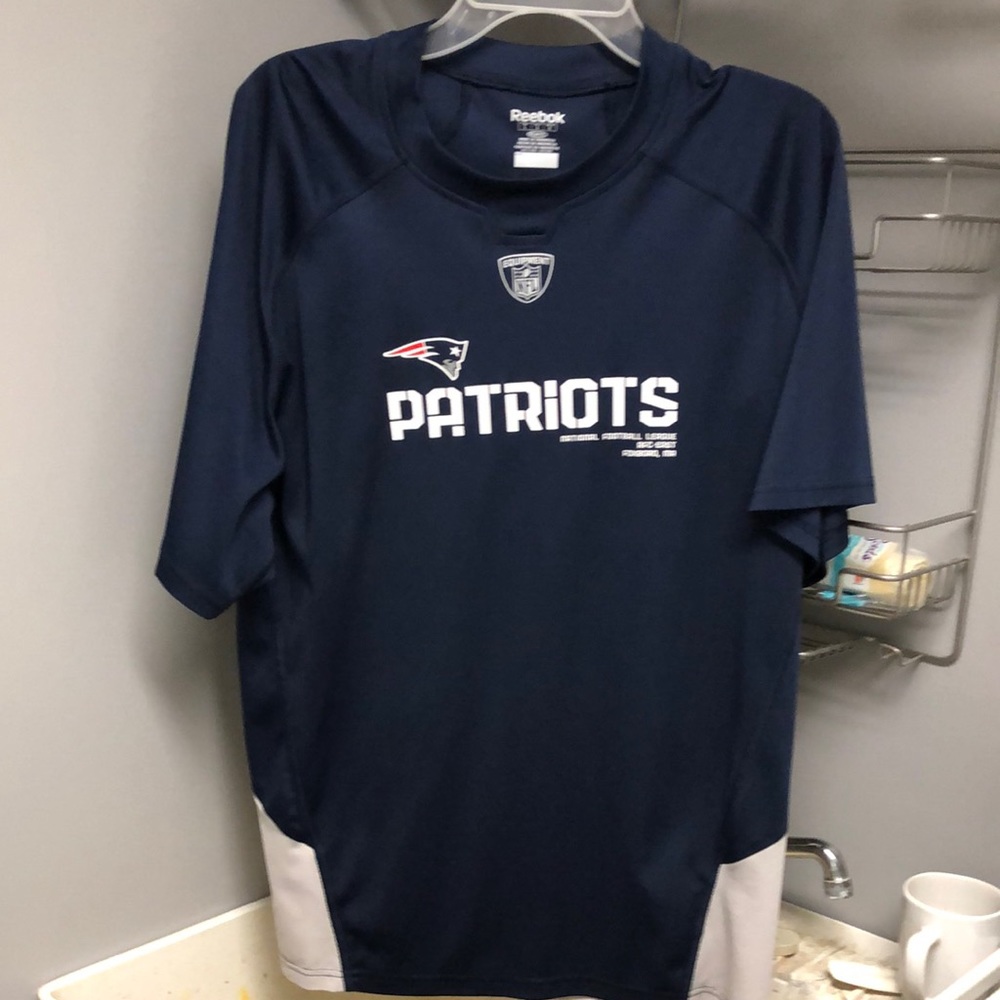 New England Patriots NFL Reebok Play Dry Performance T-Shirt Men’s Large Foxboro